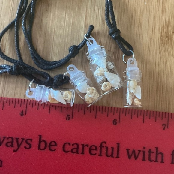 Handmade lot of Four unique Seashell Necklaces! - Picture 3 of 3